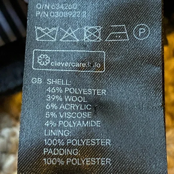 H&M Men’s Wool Blend Puffer Vest - Picture 6 of 6